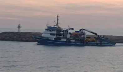Saros’ta gırgır tekneleri tonlarca balık avlıyor
