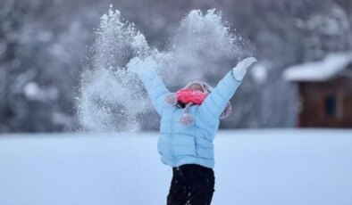 Türkiye Genelinde Soğuk Hava ve Kar Yağışı: Okullar Tatil Edilecek mi?