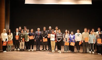 ZEYGEM Atölyelerinden Mezun Olan Gençler Sertifikalarını Başkan Arısoy’un Elinden Aldılar