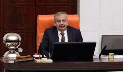 Sırrı Süreyya Önder hayatını kaybetti