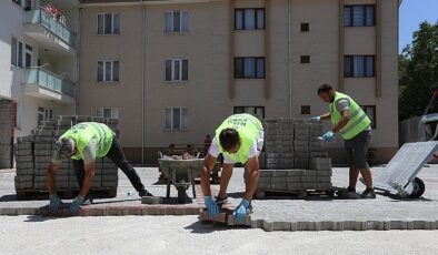 İnegöl’ün Çıkmaz Sokakları Ücretsiz Otoparka Dönüşüyor