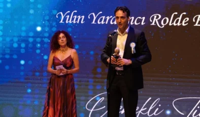 İzmir Şehir Tiyatroları’na anlamlı ödül
