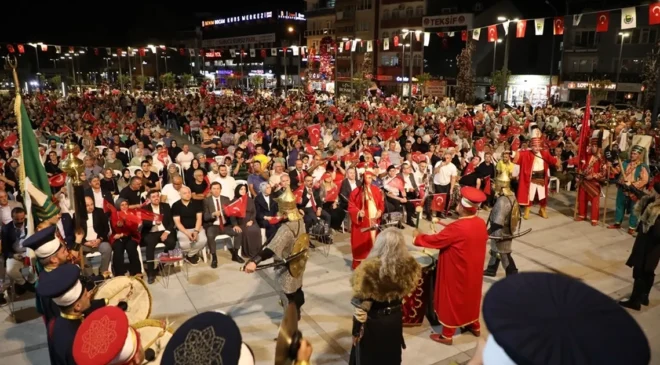 Bursa İnegöl 9. yılda da demokrasi için yine meydanlardaydı