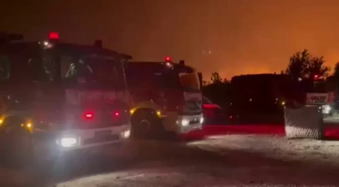 Tekirdağ Şarköy ve Çanakkale Ayvacık’ta yangınlara müdahale sürüyor
