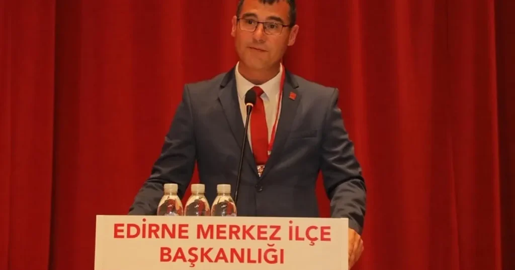 CHP Edirne Merkez İlçe Başkanlığı’nda bayrak Volkan Akgüngör’de
