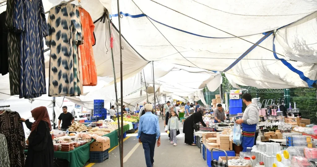 İstanbul Beylikdüzü’nde semt pazarı yeni yerinde