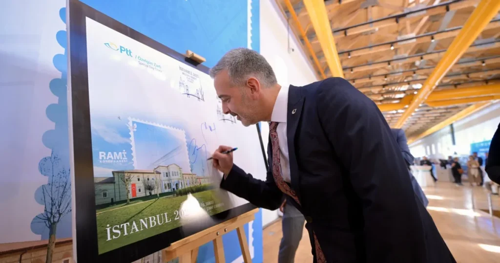 İstanbul’da Milli Pul Sergisi ziyarete açıldı
