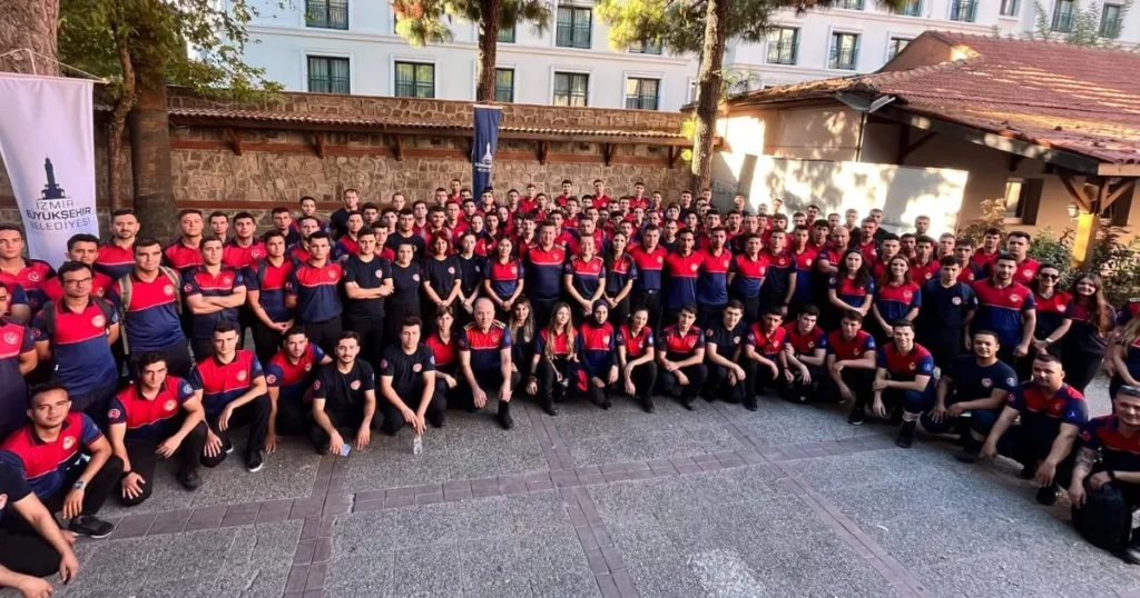 İzmir’in emektarları genç meslektaşlarıyla buluştu