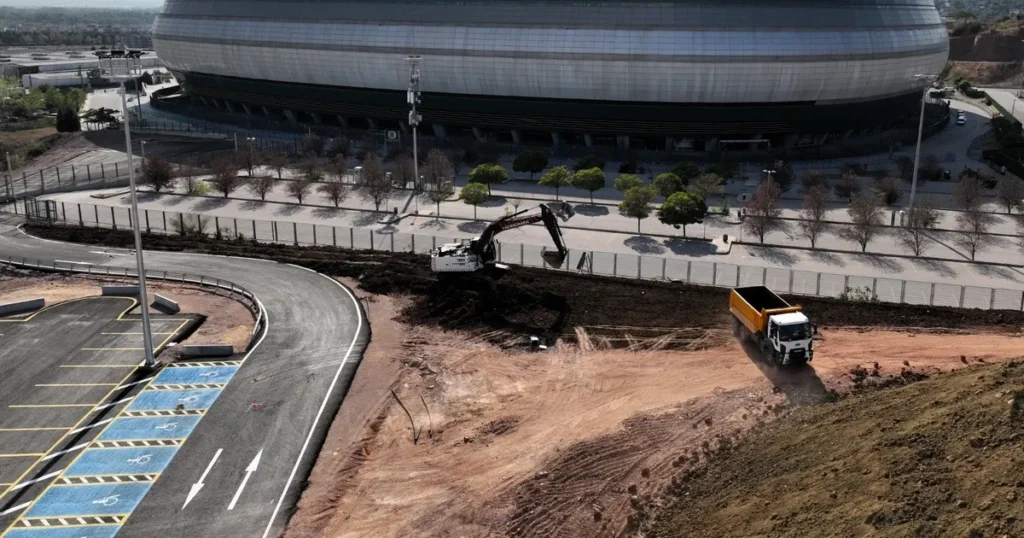 Kocaeli Stadı’nın çevresinde hummalı çalışma