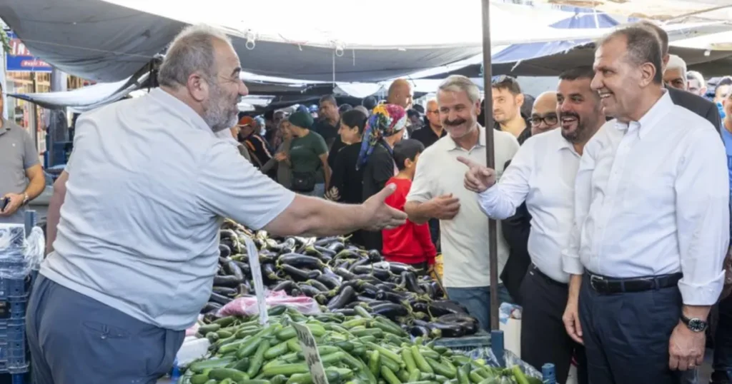 Mersin’de Başkan Seçer’e sevgi seli