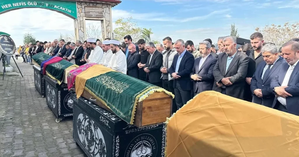 Dilovası yangınında hayatını kaybedenler son yolculuğuna uğurlandı