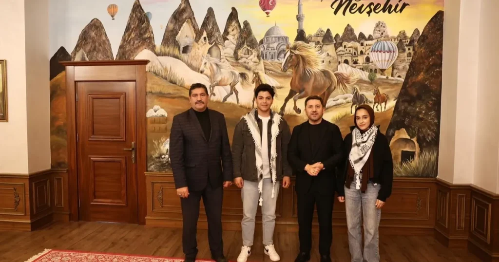 Filistinli öğrencilerden Başkan Rasim Arı’ya özel teşekkür