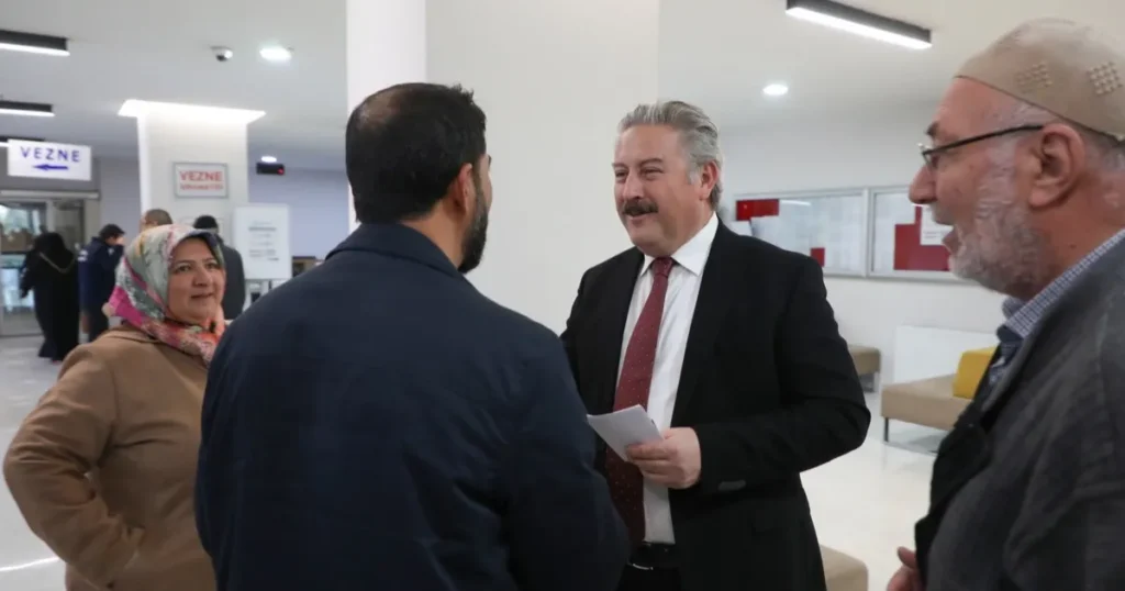 Mustafa Palancıoğlu emlak vergisini vezneden ödedi