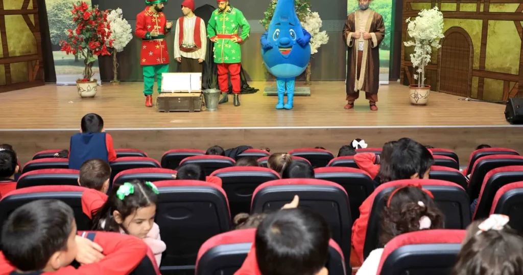 Konya Karatay’da öğrencilere tiyatro etkinliği