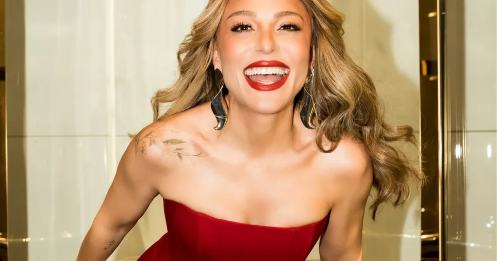 Ziynet Sali’den kırmızı elbiseli alev alev paylaşım!