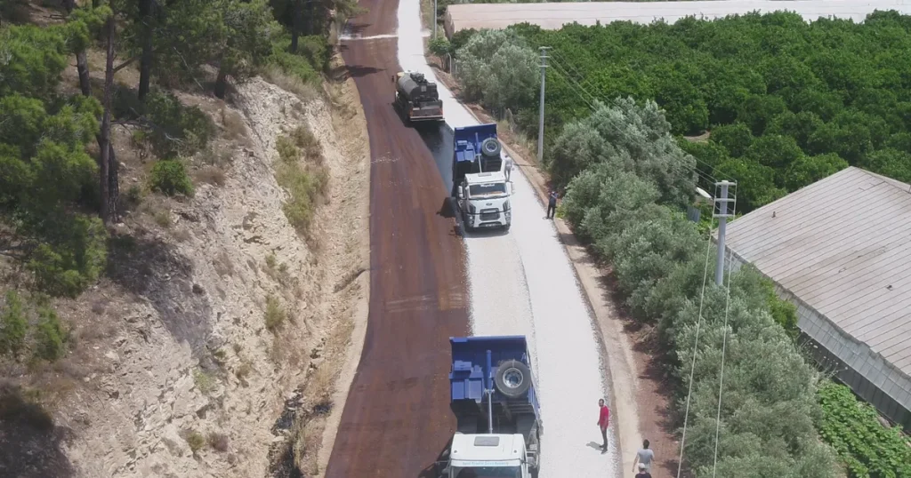 Antalya Büyükşehir’den Kırsal Mahalle Yollarına Dev Yatırım