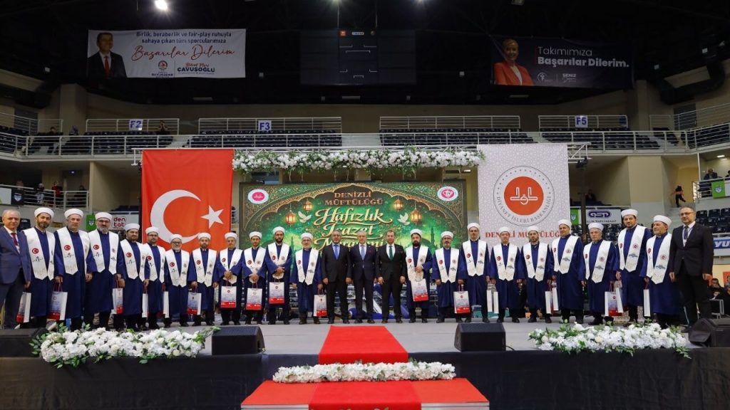 Denizli’de 168 Kur’an talebesi hafızlık icazeti aldı