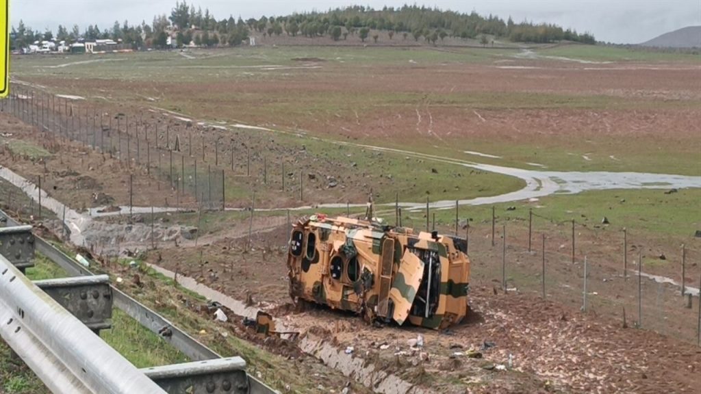 Gaziantep’te askeri araç devrildi; 10 yaralı