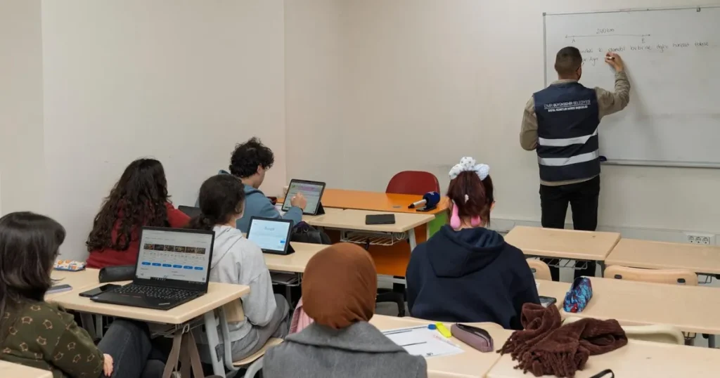 İzmirli Öğrencilere Yapay Zekâ Destekli Matematik