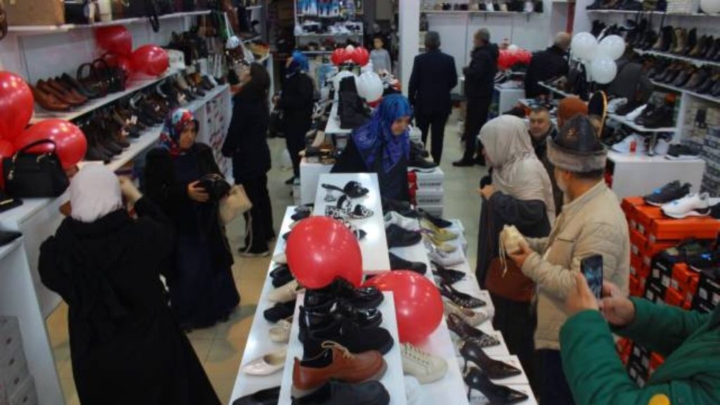 KALİTE VE UYGUN FİYATIN ADRESİ ‘SDC AYAKKABI’ YÜZDE 25 İNDİRİM KAMYANYASI İLE AÇILDI