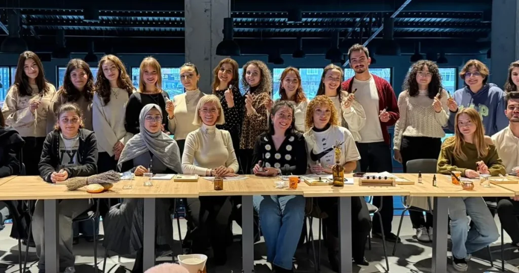 Kokuların Dünyasına Yolculuk