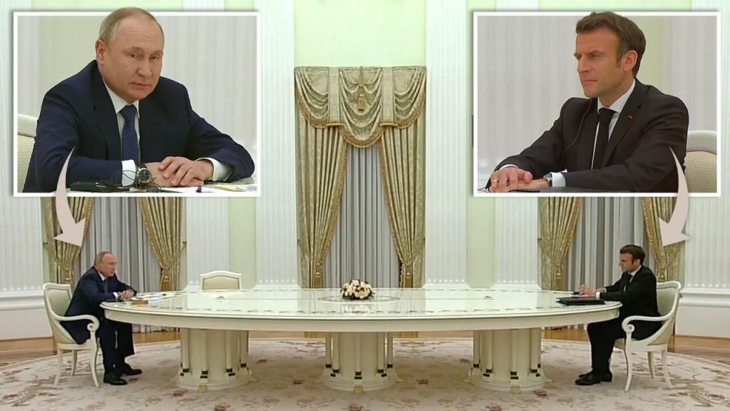 Macron: ‘Rusya ile birlikte yaşamak zorunda kalacağız’