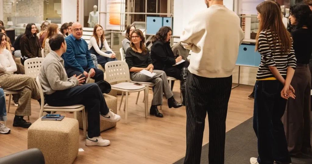 Öğrencilerin Mobilya Tasarımları Ünlü Markaların Kataloglarına Girdi