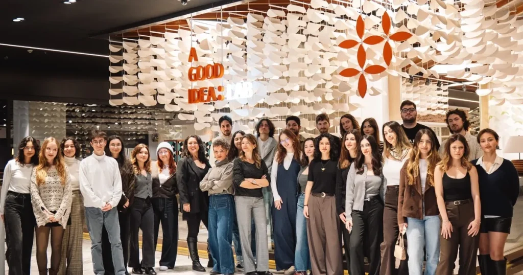 Öğrencilerin Mobilya Tasarımları Ünlü Markaların Kataloglarına Girdi