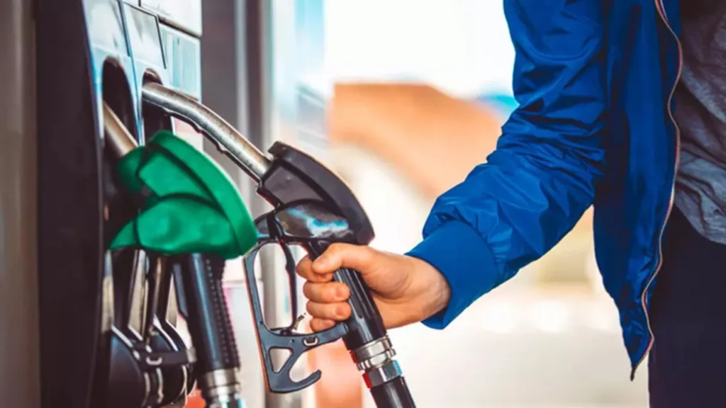 Bayramda araç sahiplerine kötü haber! Mazota 5 TL’yi aşan zam