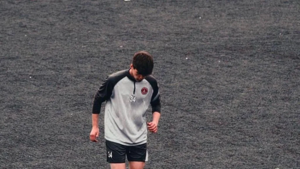 Çakarlı araçla silahlı saldırı: Genç futbolcu öldü