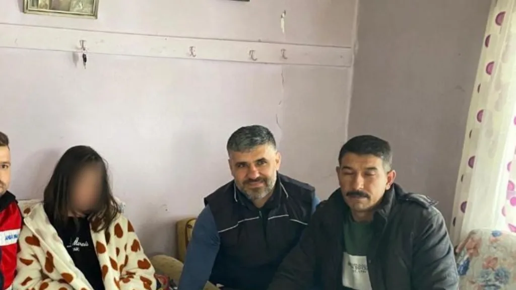 Cep telefonu elinden alınınca evden kaçan kız bulundu