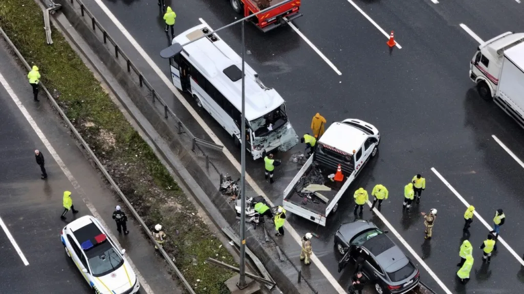 İstanbul Valiliği: Şehit olduğu açıklanan polis memuru, kalp masajıyla hayata döndü