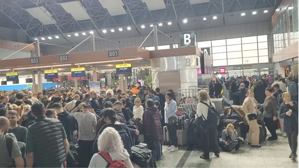 İstanbul’da 127 sefer iptal edildi! Yolcular havalimanında kaldı