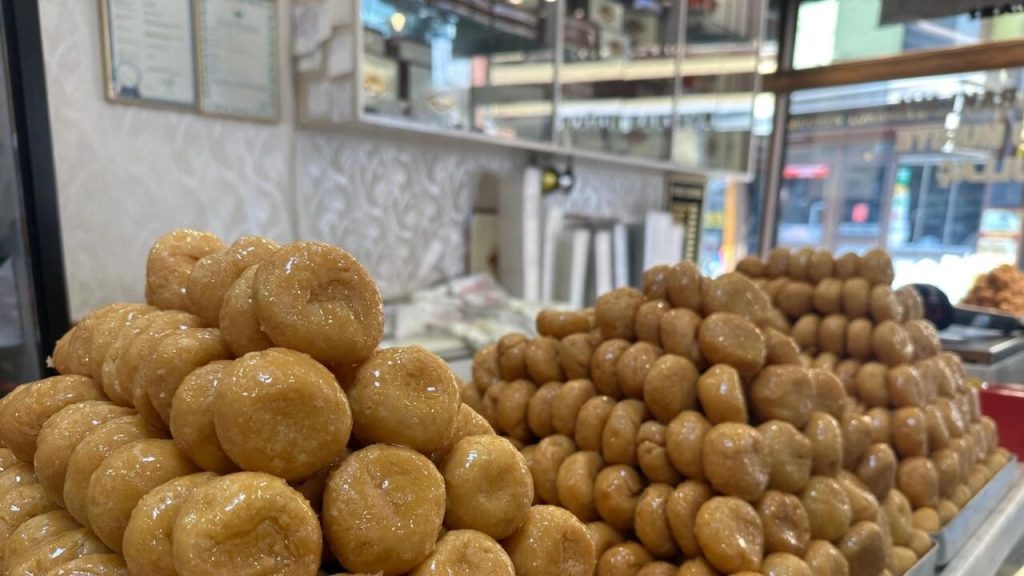 ‘Meraklı Baklavacı’nın 66 yıllık sırrı: Ramazan helvası