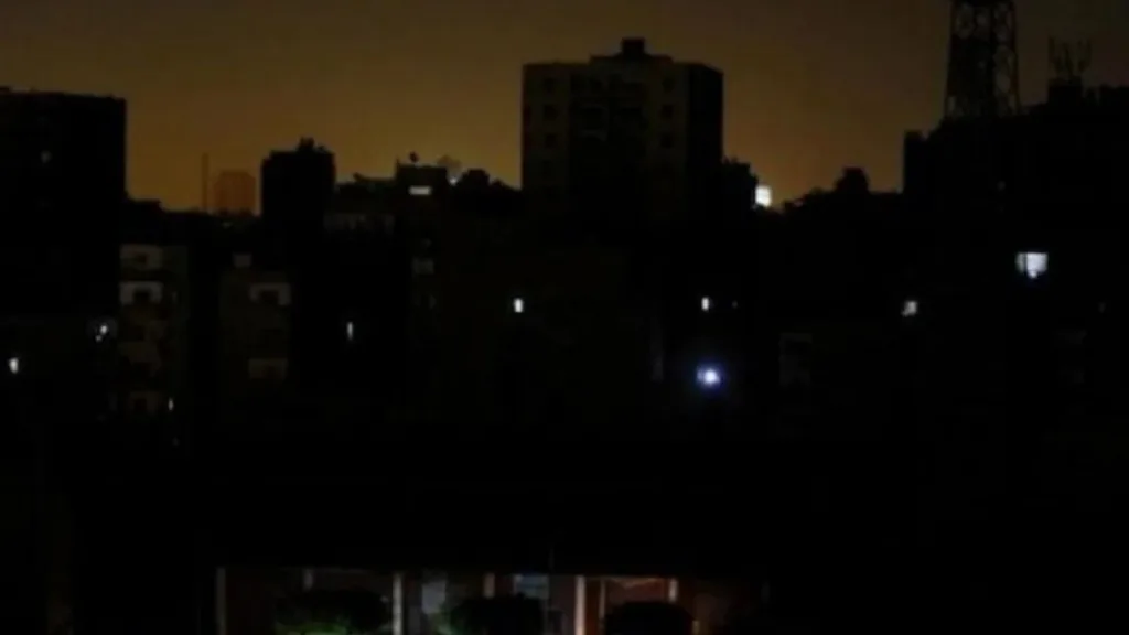 Tahran’da İsrail saldırıları nedeniyle elektrikler kesildi