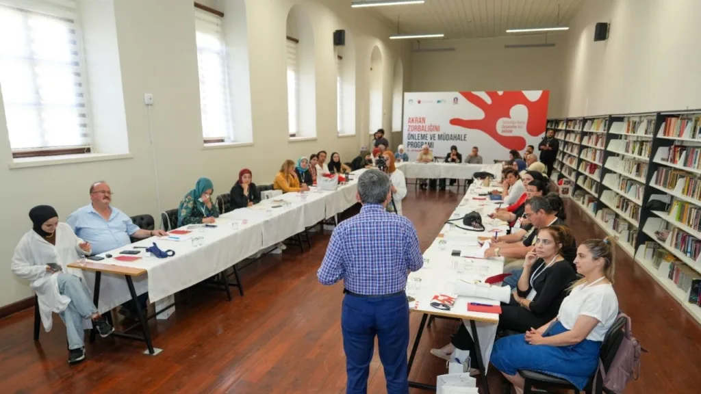 TÜRGEV’den akran zorbalığına karşı ‘akran nezaketi’ modeli