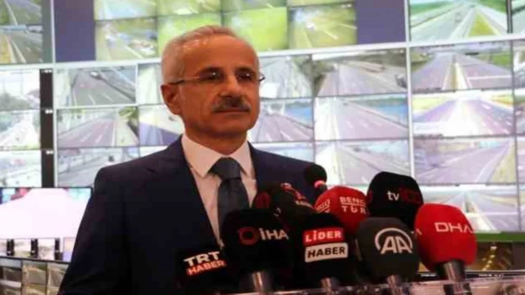 Bakan Uraloğlu’dan Hürmüz Boğazı’ndaki Türk gemileriyle ilgili açıklama