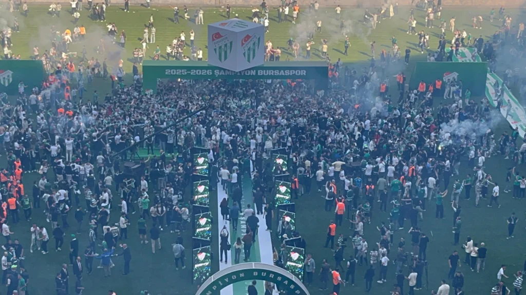 Bursaspor’da kupa sevinci! Timsahlar 1. Lig’de