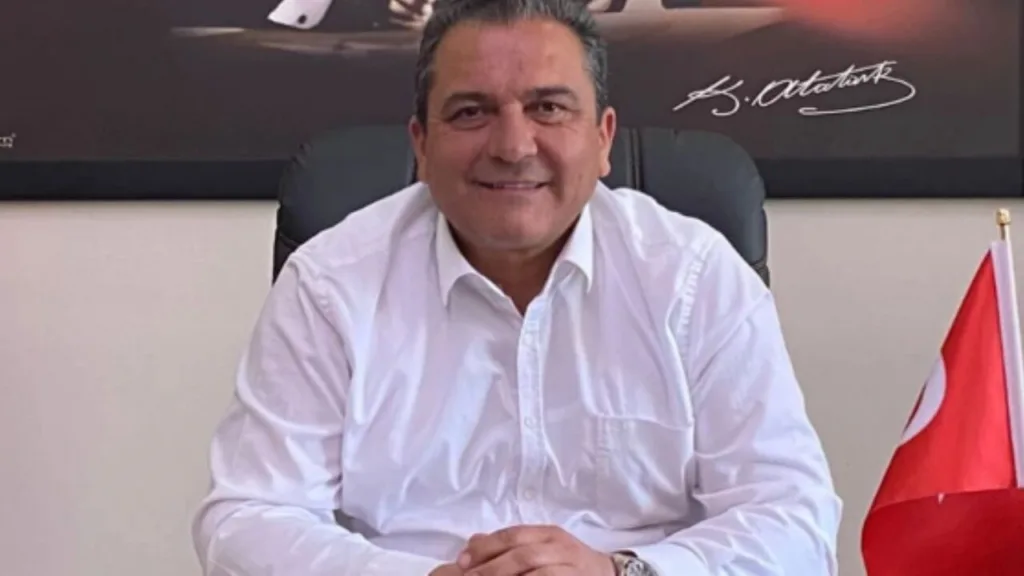 CHP’li bir belediye başkanı ve eşine gözaltı