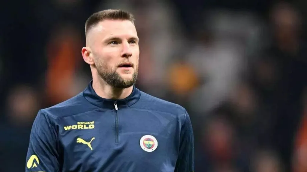 Fenerbahçeli futbolcuya hırsız şoku!