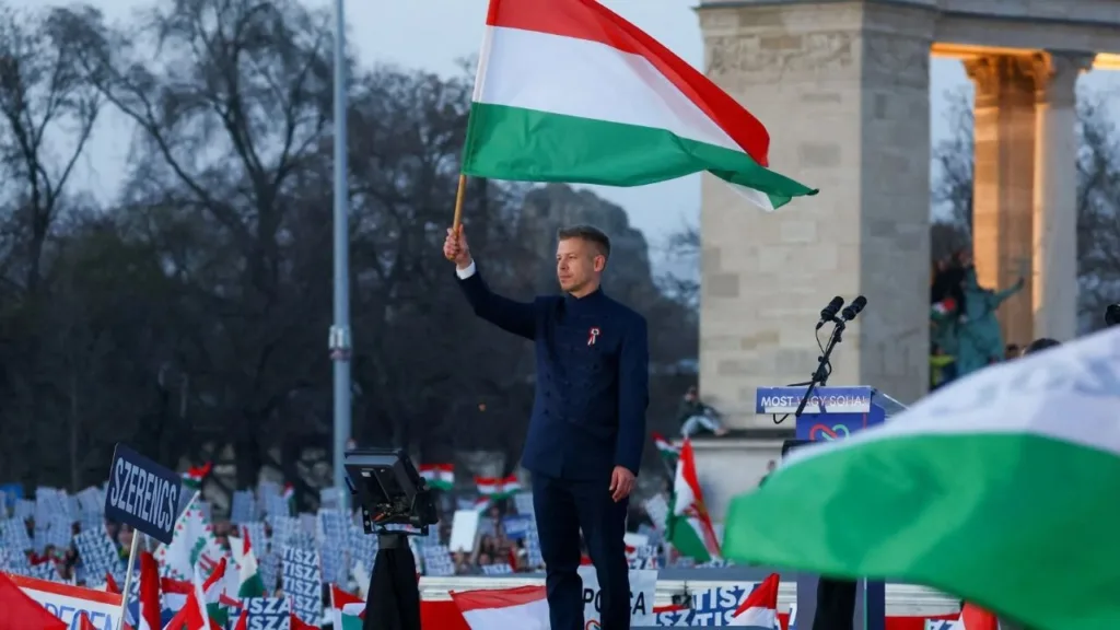 Macaristan’ın yeni lideri AB ve NATO’ya selam durdu