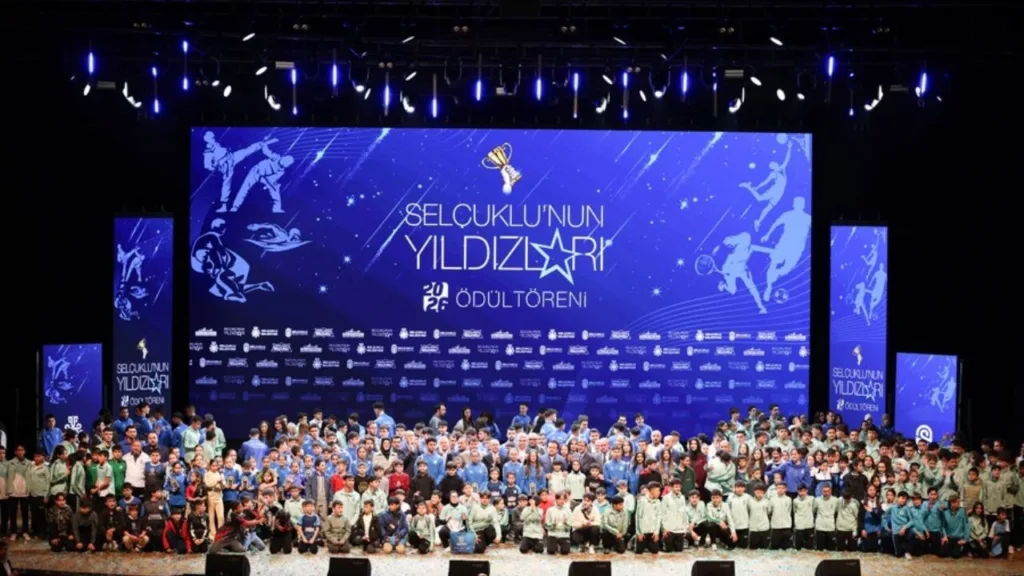 Selçuklu’nun gurur gecesi: Yıldızlar ödüllendirildi