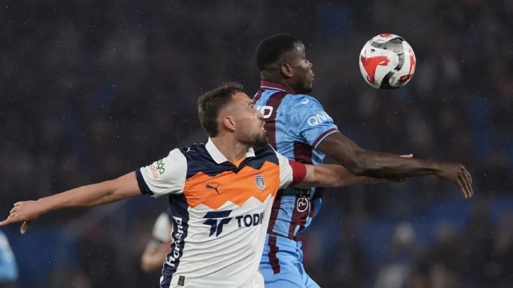 Trabzonspor’a evinde Başakşehir darbesi! Bordo-mavililer zirve yarışında yara aldı