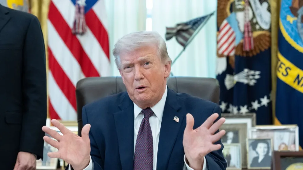 Trump: ‘ABD, İran’dan hızla çıkacak ve gerekirse geri dönecek’