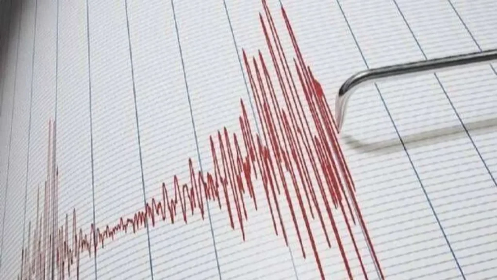 Adana’da 4,9 büyüklüğünde deprem! Birçok ilde hissedildi