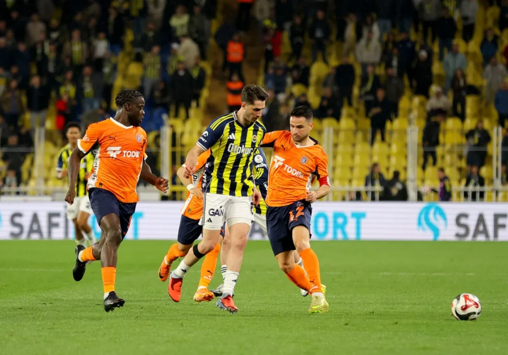 Fenerbahçe-Başakşehir: 3-1  Maçtan notlar…