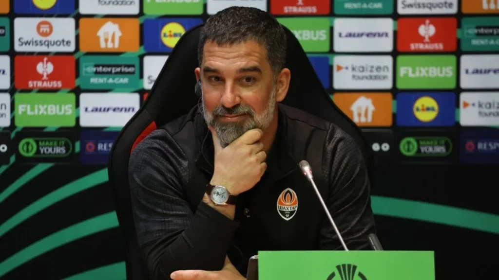 Arda Turan’dan çifte zafer: Hem şampiyonluk hem yılın hocası ödülü