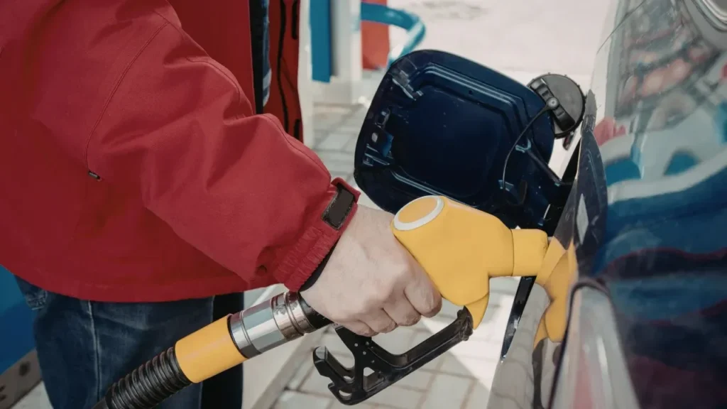 Benzin, motorin ve LPG indirimi pompalara yansıdı! Yeni fiyatlar