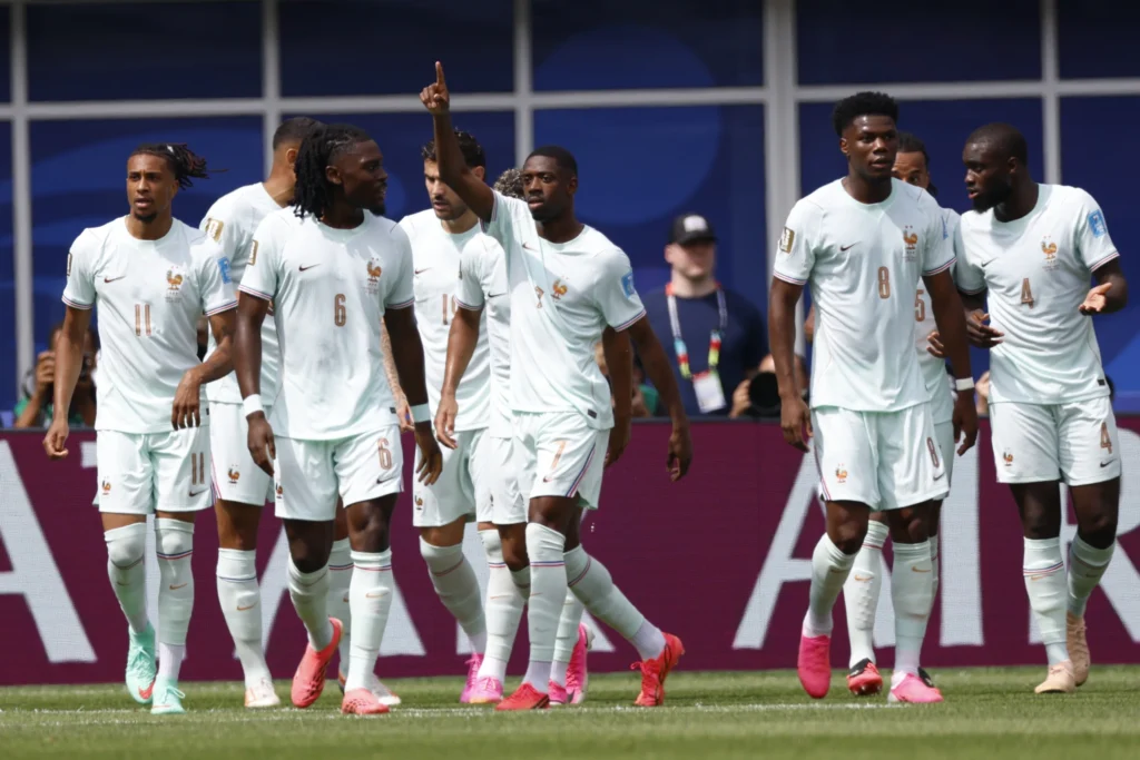 Dembele 3’ledi, Fransa namağlup lider geçti