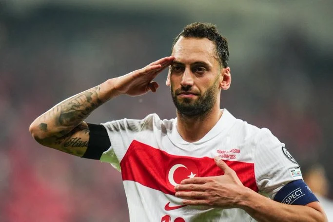 “Hakan Çalhanoğlu’nu Galatasaray’a bekliyorum”